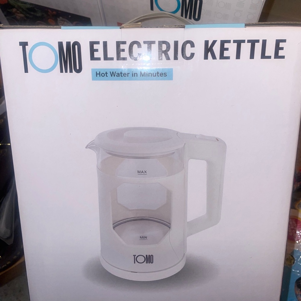 TOMO Electric Kettle in White